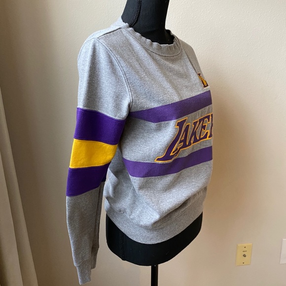 Lakers Small Crewneck Sweater. - Picture 2 of 9